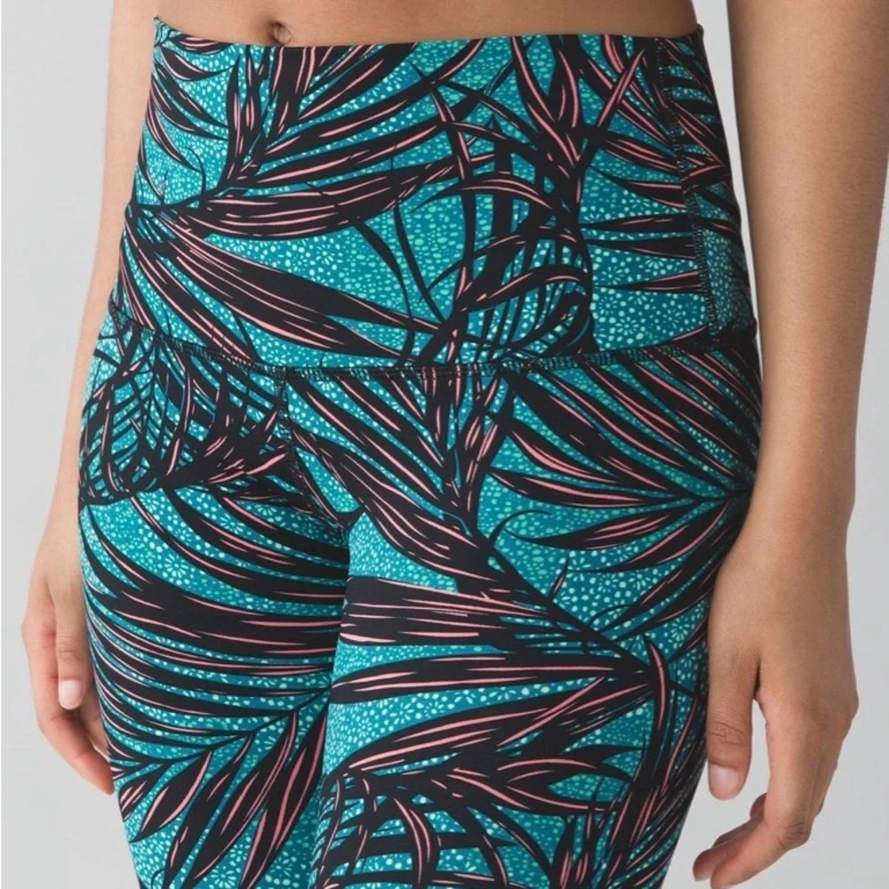 NWOT Lululemon Wunder‎ Under Pant (Hi-Rise) Palm Lace Tofino Teal Multi